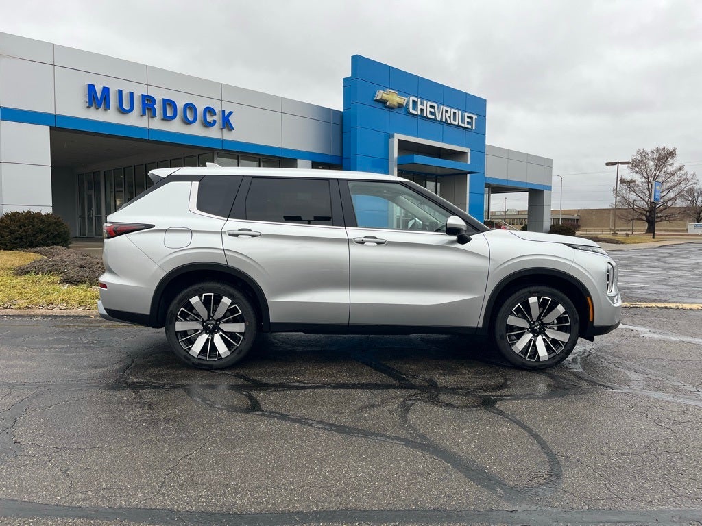 2026 Mitsubishi Outlander SE