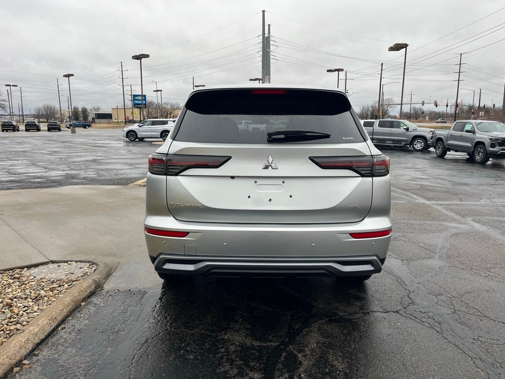 2026 Mitsubishi Outlander SE