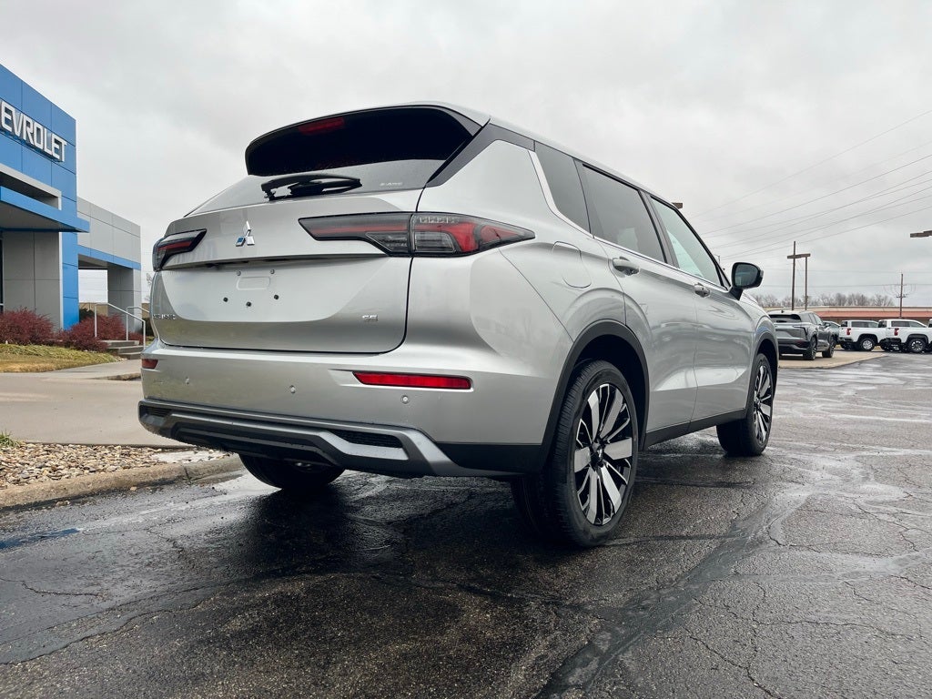 2026 Mitsubishi Outlander SE