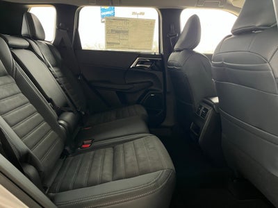 2026 Mitsubishi Outlander SE