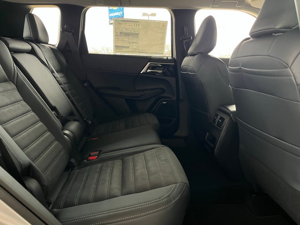 2026 Mitsubishi Outlander SE