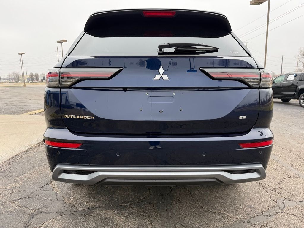 2026 Mitsubishi Outlander SE