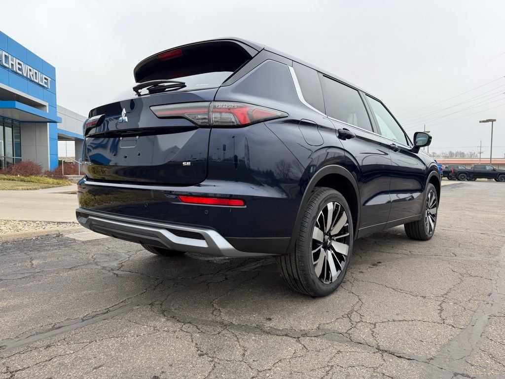 2026 Mitsubishi Outlander SE