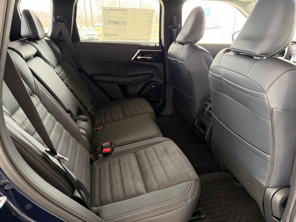 2026 Mitsubishi Outlander SE