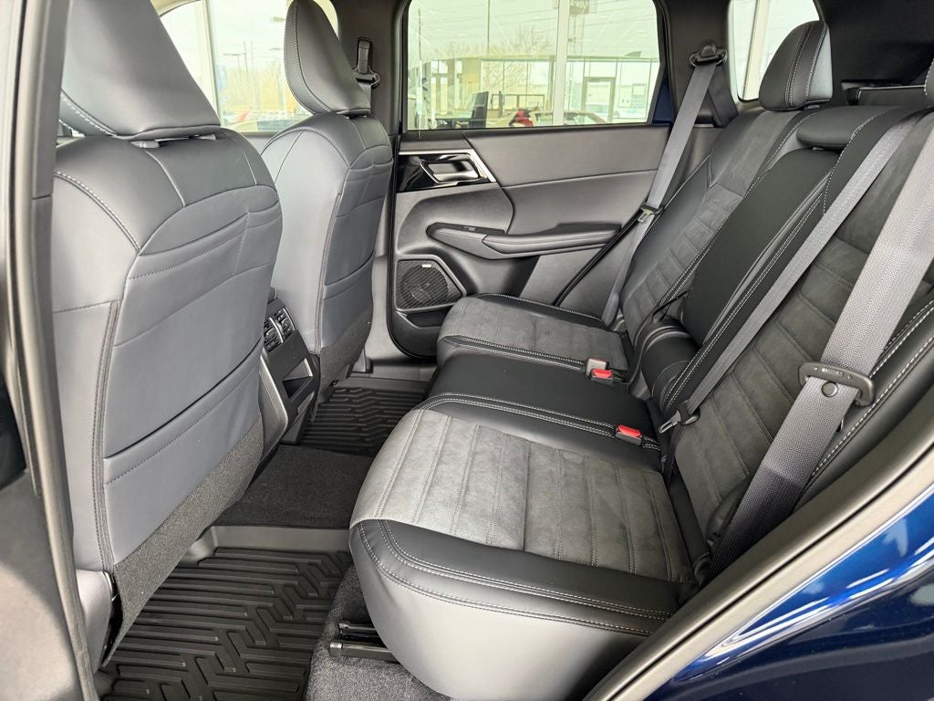 2026 Mitsubishi Outlander SE