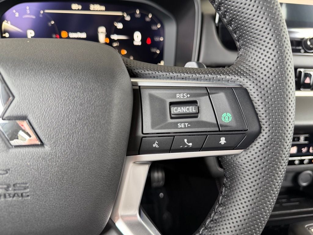 2026 Mitsubishi Outlander Base