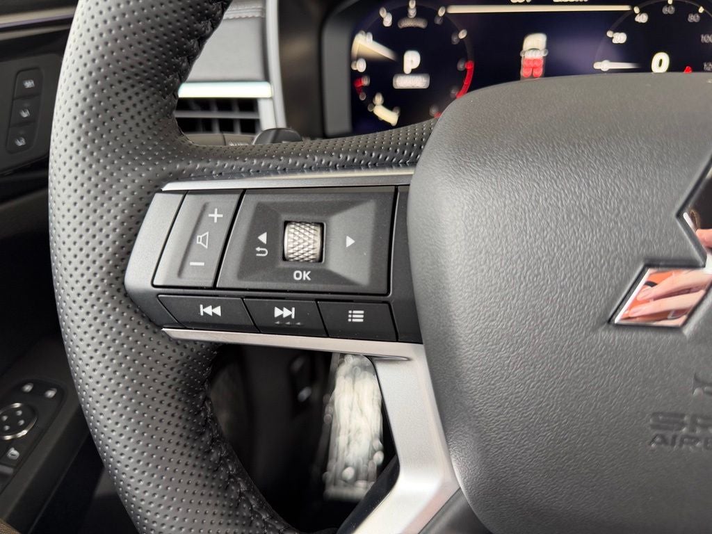 2026 Mitsubishi Outlander Base