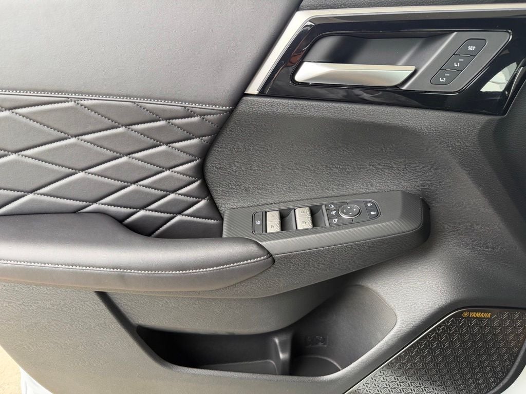 2026 Mitsubishi Outlander Base