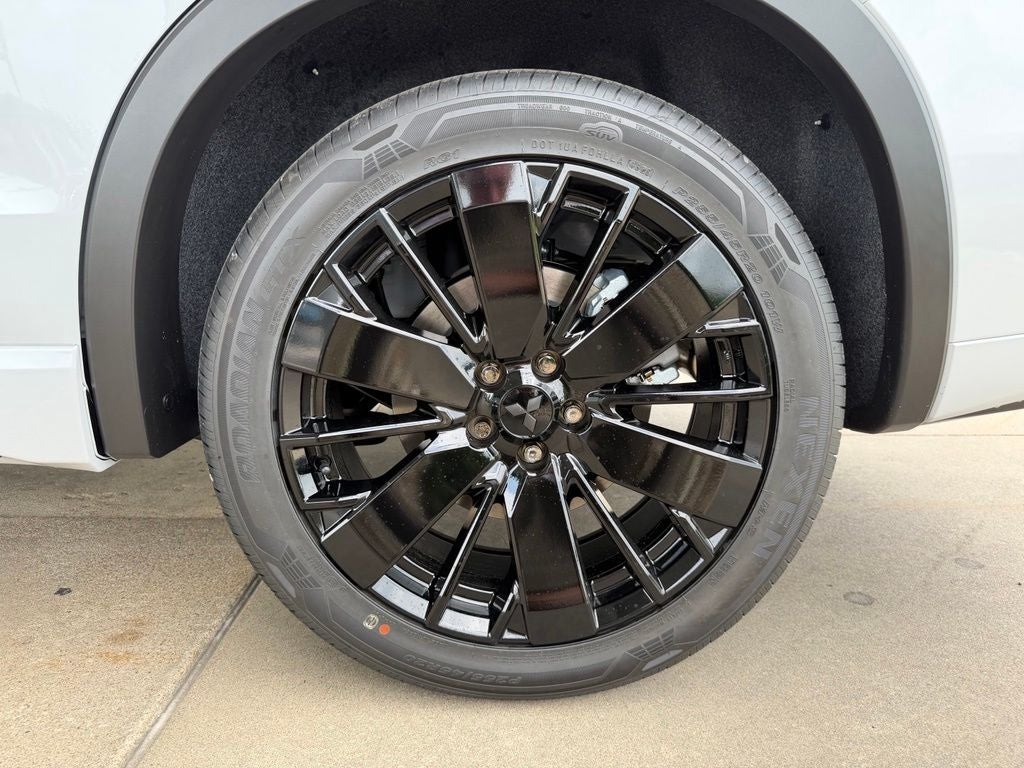 2026 Mitsubishi Outlander Base