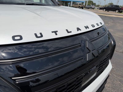 2026 Mitsubishi Outlander Base