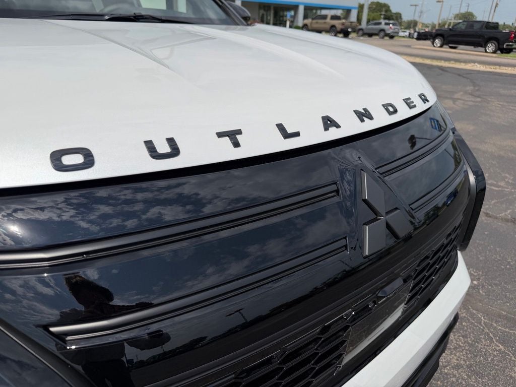 2026 Mitsubishi Outlander Base