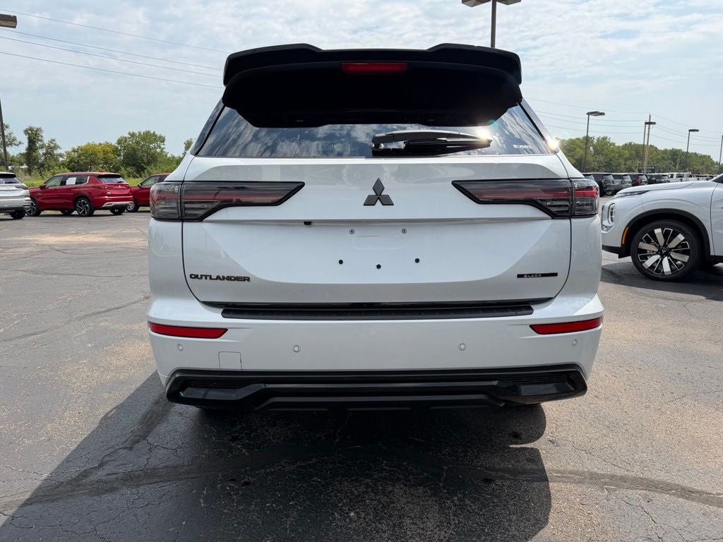2026 Mitsubishi Outlander Base