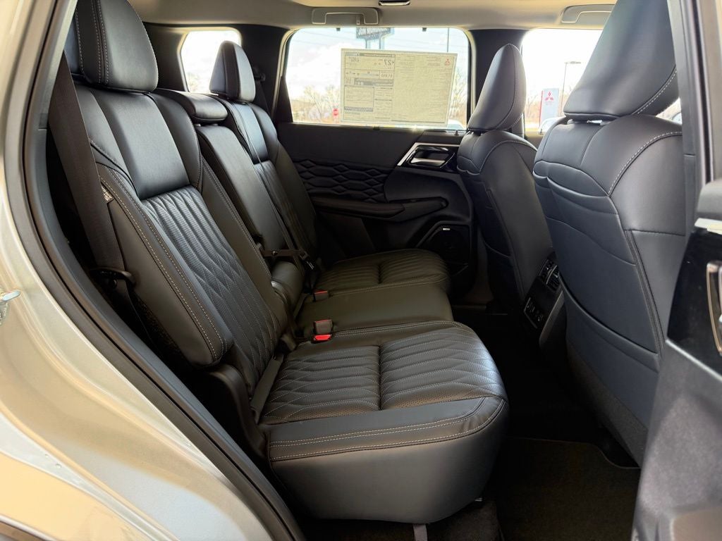 2026 Mitsubishi Outlander Base