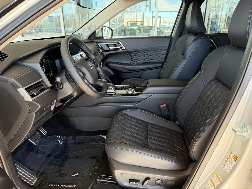 2026 Mitsubishi Outlander Base