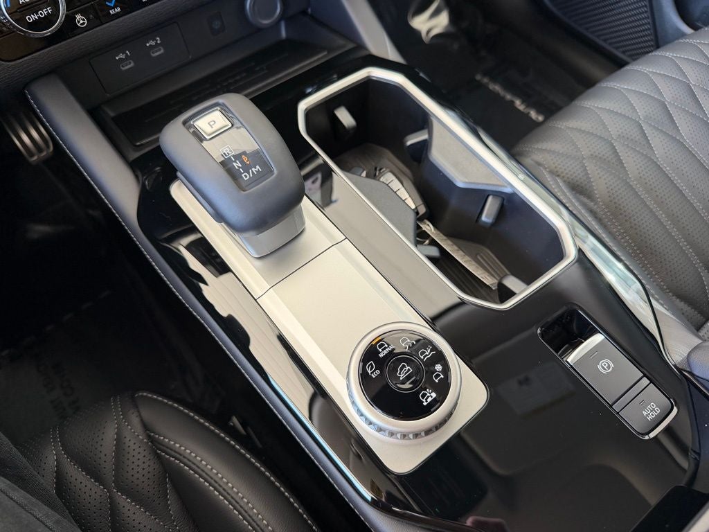 2026 Mitsubishi Outlander Base