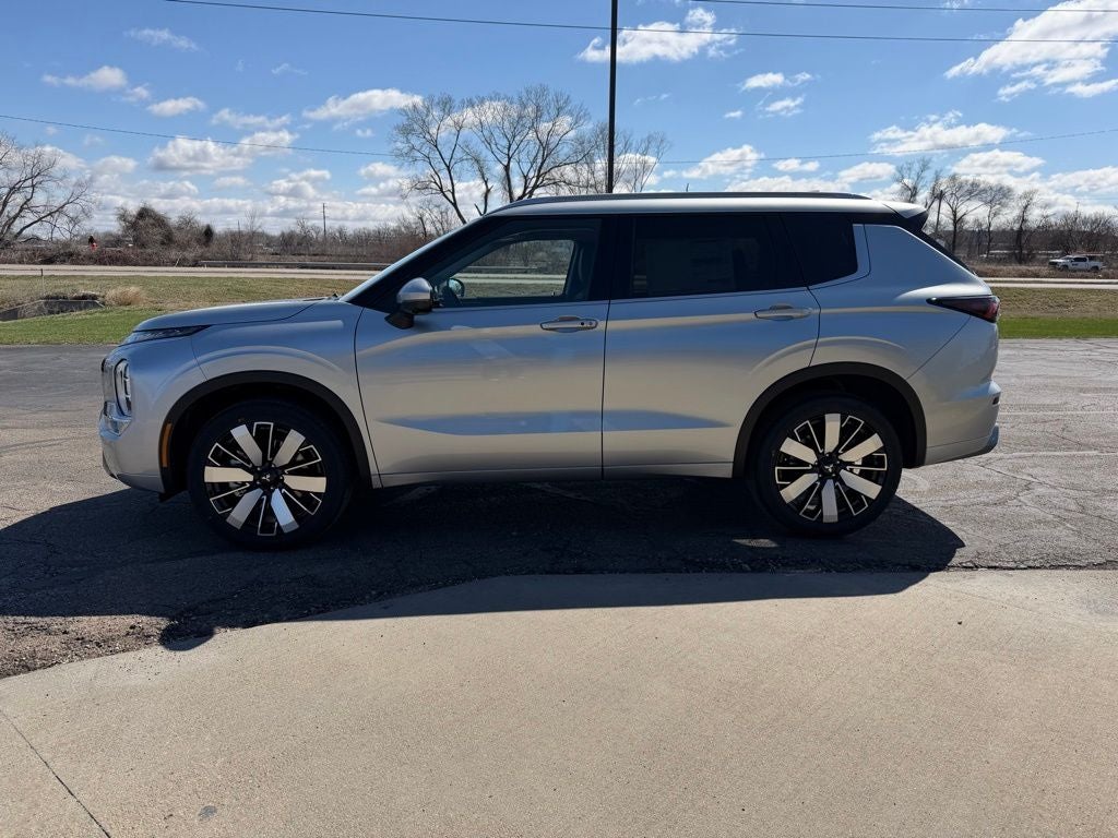 2026 Mitsubishi Outlander Base