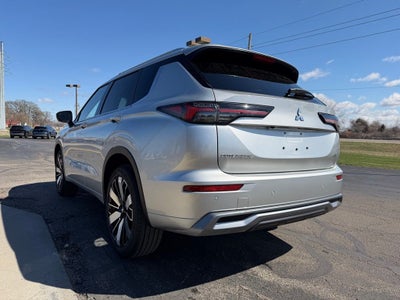 2026 Mitsubishi Outlander Base