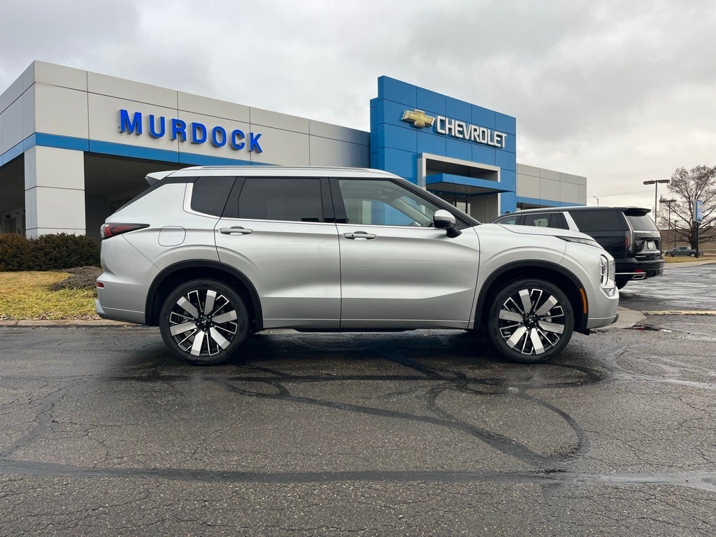 2026 Mitsubishi Outlander Base