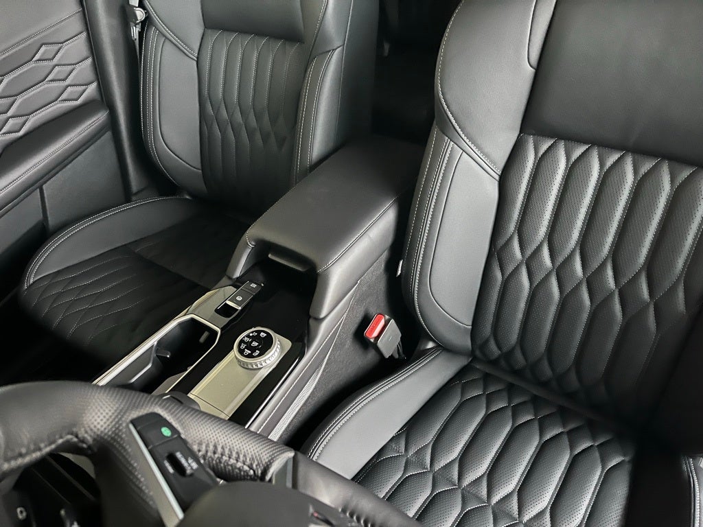 2026 Mitsubishi Outlander Base