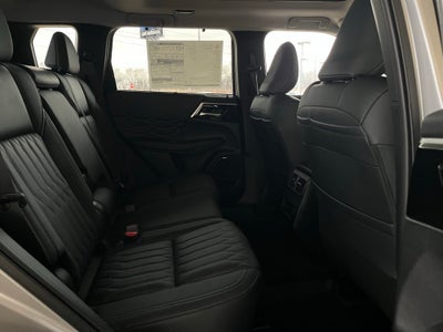 2026 Mitsubishi Outlander Base