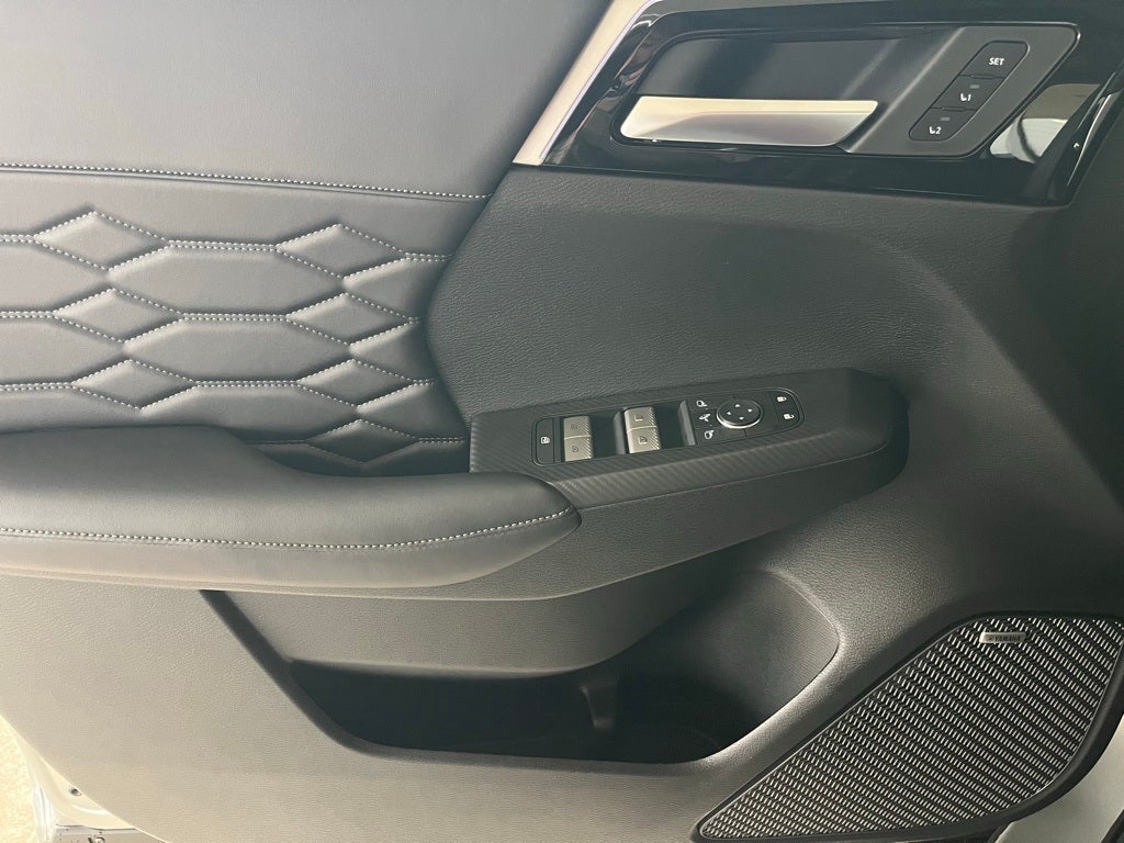 2026 Mitsubishi Outlander Base