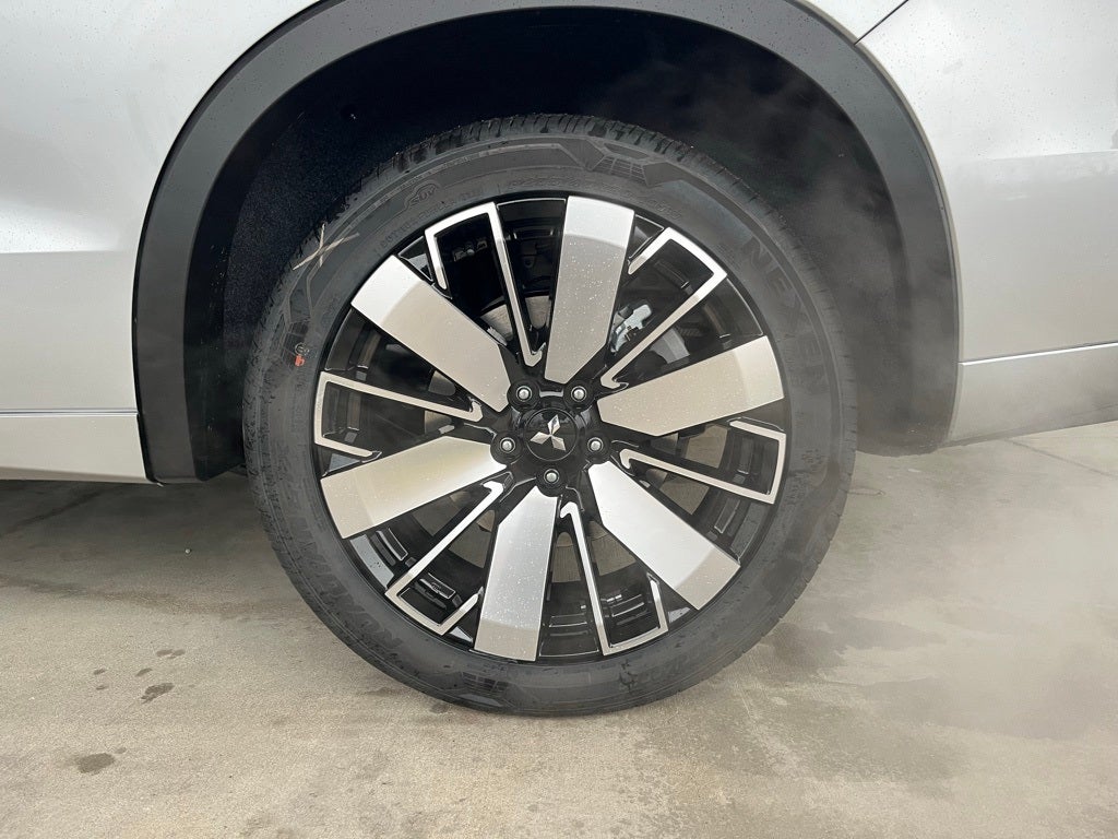 2026 Mitsubishi Outlander Base