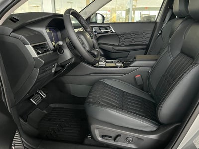 2026 Mitsubishi Outlander Base