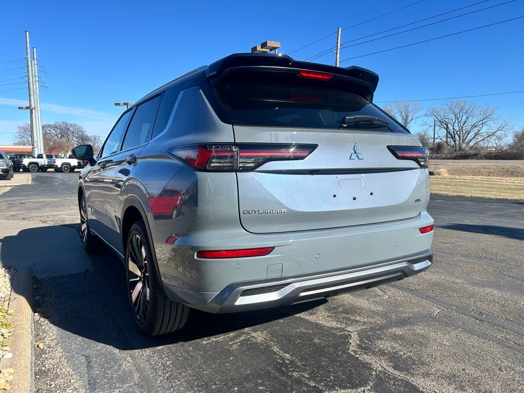 2026 Mitsubishi Outlander Base