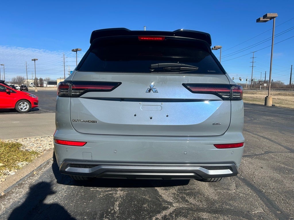 2026 Mitsubishi Outlander Base