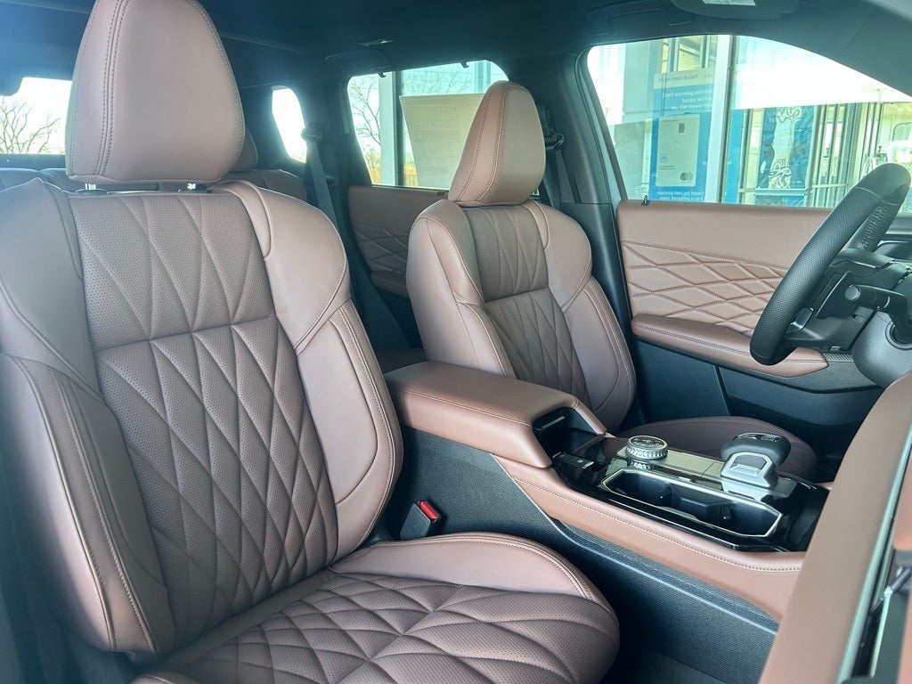 2026 Mitsubishi Outlander Base