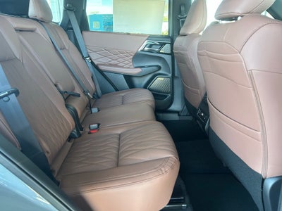 2026 Mitsubishi Outlander Base