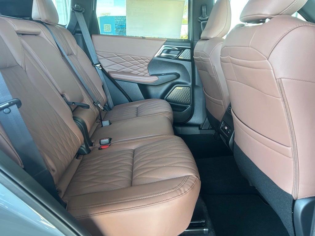 2026 Mitsubishi Outlander Base