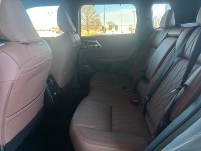 2026 Mitsubishi Outlander Base