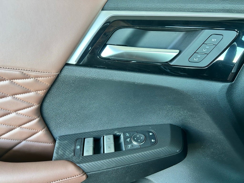 2026 Mitsubishi Outlander Base