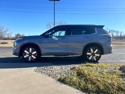 2026 Mitsubishi Outlander Base