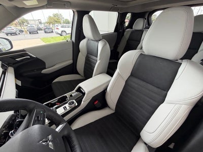 2026 Mitsubishi Outlander Plug-In Hybrid SE