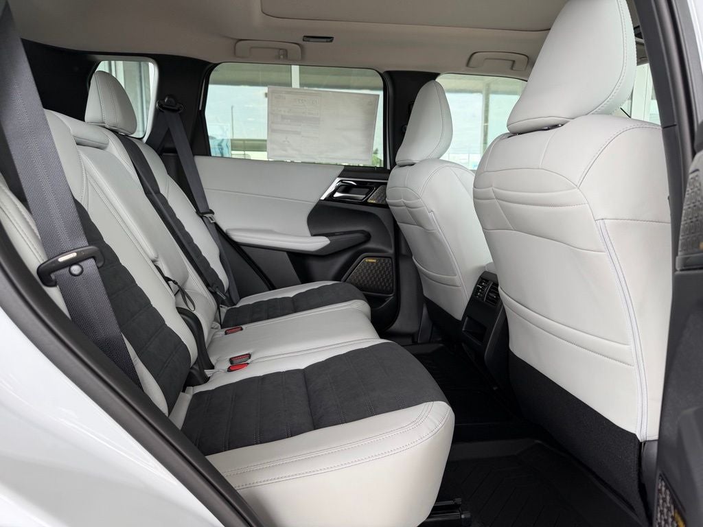 2026 Mitsubishi Outlander Plug-In Hybrid SE