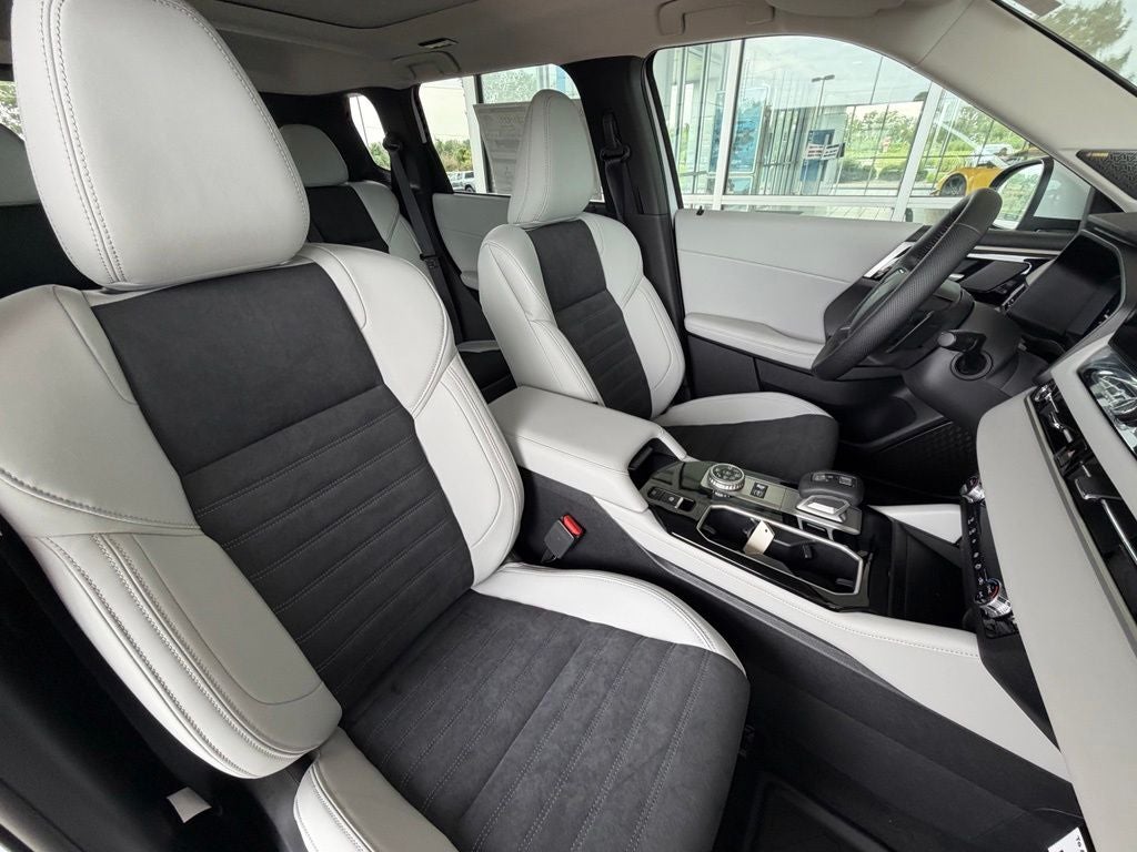 2026 Mitsubishi Outlander Plug-In Hybrid SE
