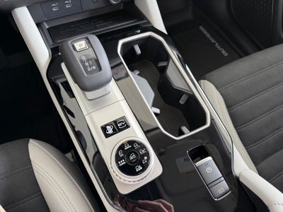 2026 Mitsubishi Outlander Plug-In Hybrid SE