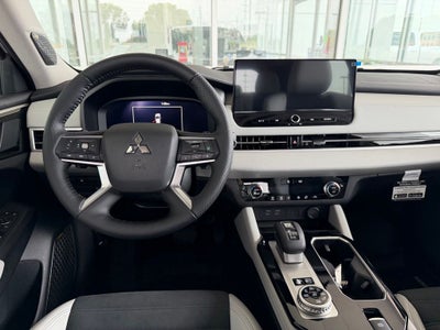 2026 Mitsubishi Outlander Plug-In Hybrid SE