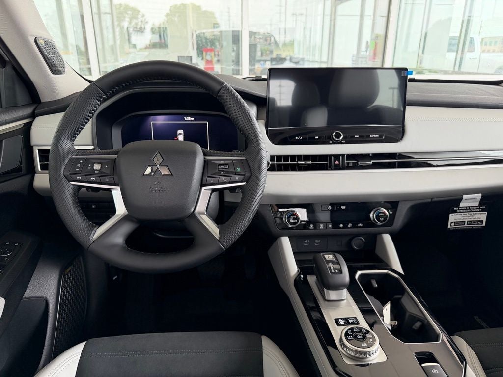 2026 Mitsubishi Outlander Plug-In Hybrid SE