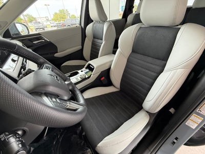 2026 Mitsubishi Outlander Plug-In Hybrid SE