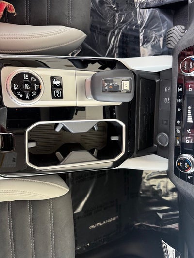 2026 Mitsubishi Outlander Plug-In Hybrid SE