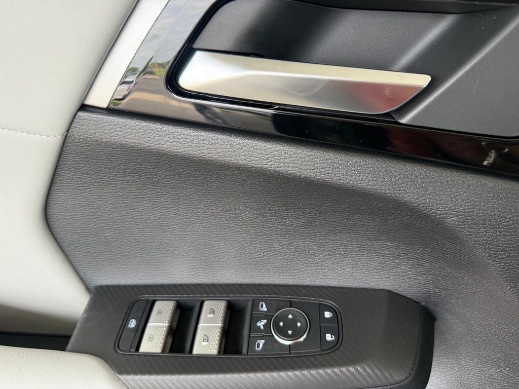 2026 Mitsubishi Outlander Plug-In Hybrid SE