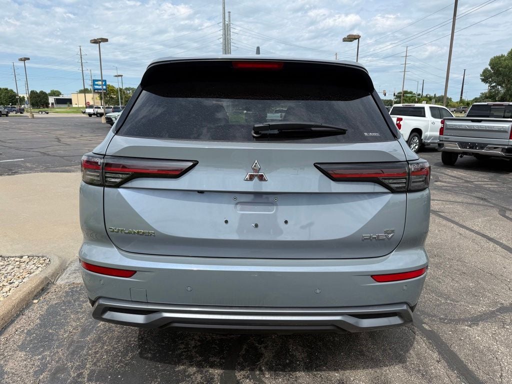 2026 Mitsubishi Outlander Plug-In Hybrid SE