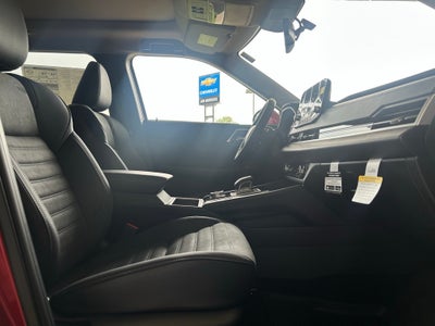 2025 Mitsubishi Outlander Plug-In Hybrid SE