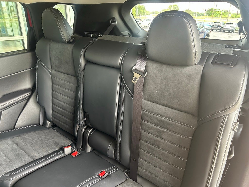 2025 Mitsubishi Outlander Plug-In Hybrid SE