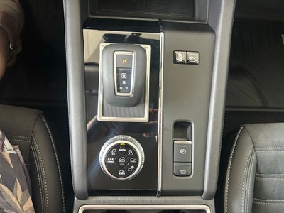 2025 Mitsubishi Outlander Plug-In Hybrid SE