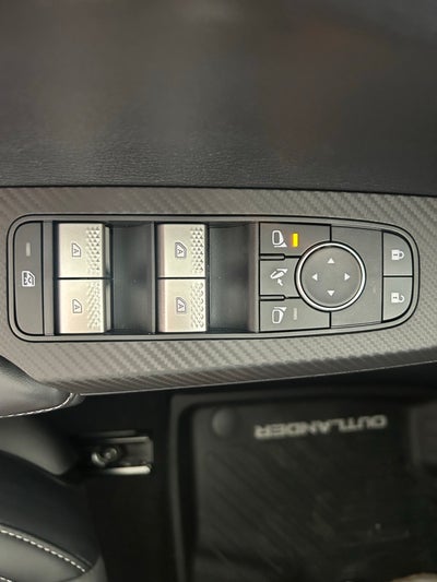 2025 Mitsubishi Outlander Plug-In Hybrid SE