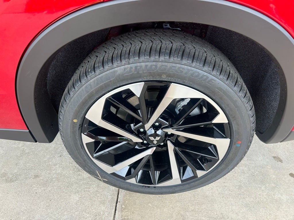 2025 Mitsubishi Outlander Plug-In Hybrid SE